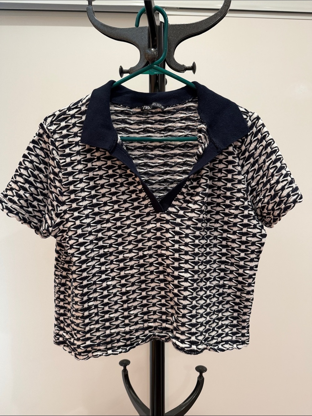 Zara Navy and White Patterned Cropped Polo Top